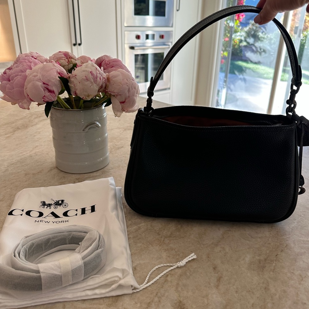 Cary Pebble Leather Crossbody Shoulder Bag - Black